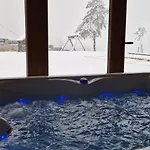 Villa, Vikendica - Sunny Hill - Jacuzzi, Sauna Villa *