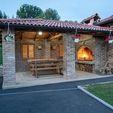 Villa, Vikendica - Sunny Hill - Jacuzzi, Sauna * Banja Luka