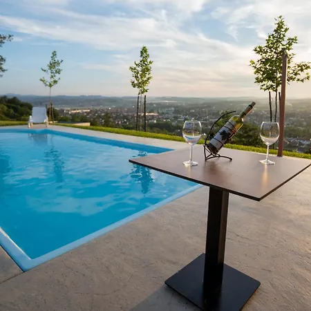 Villa, Vikendica - Sunny Hill - Jacuzzi, Sauna Vila *