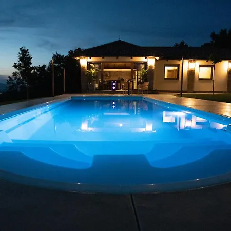 Villa, Vikendica - Sunny Hill - Jacuzzi, Sauna Villa