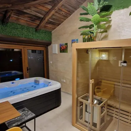 Villa Villa, Vikendica - Sunny Hill - Jacuzzi, Sauna
