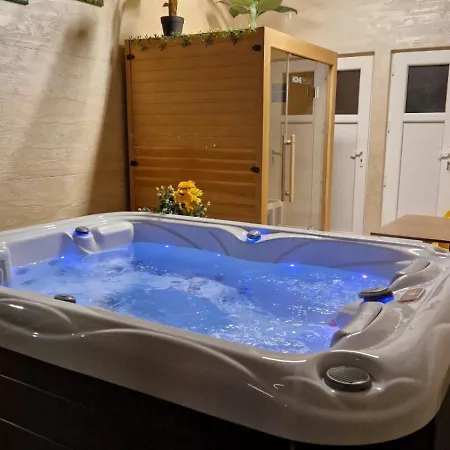 Villa, Vikendica - Sunny Hill - Jacuzzi, Sauna *